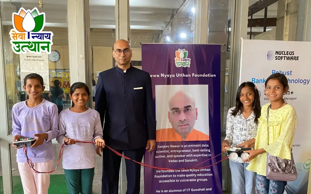Pakistani Hindu refugee students of the Sewa Nyaya Utthan Foundation's Jodhpur Vidya Kendra with founder Shri Sanjeev Newar at IIT Delhi.